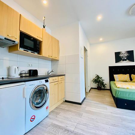 Cute 1Br Apt - 10 Mins Walk From Downtown Wien Exteriör bild