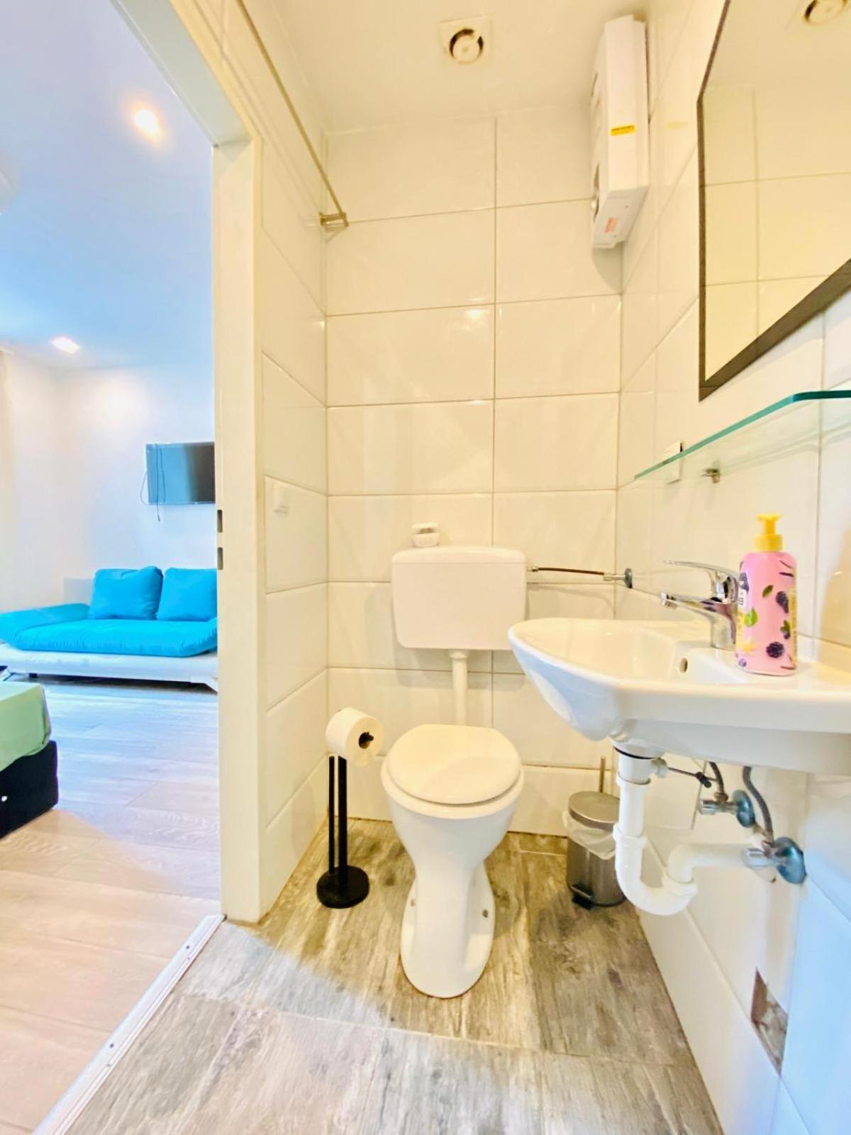 Cute 1Br Apt - 10 Mins Walk From Downtown Wien Exteriör bild