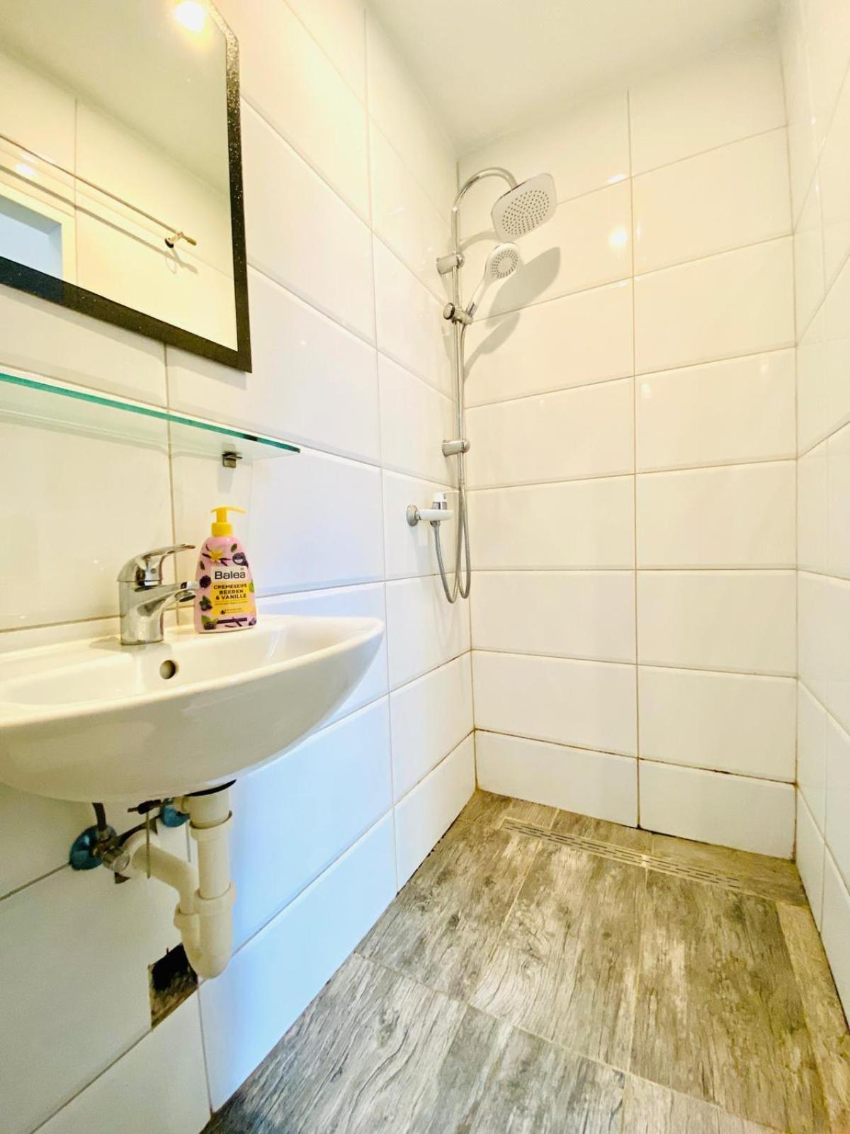 Cute 1Br Apt - 10 Mins Walk From Downtown Wien Exteriör bild